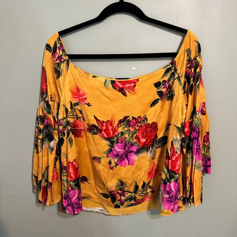 Alice + Olivia  Off-the-Shoulder Top Floral Print Bell Sleeve Large - Picture 5 of 5
